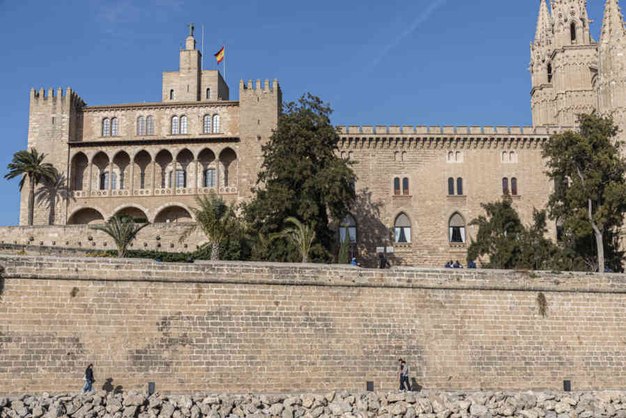 Mallorca - Palma 030 - palacio real de la Almudaina.jpg